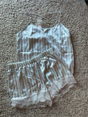 BNWT VICTORIA’S SECRET Lace Trim Cami & Shorts Pajama Set Size XS